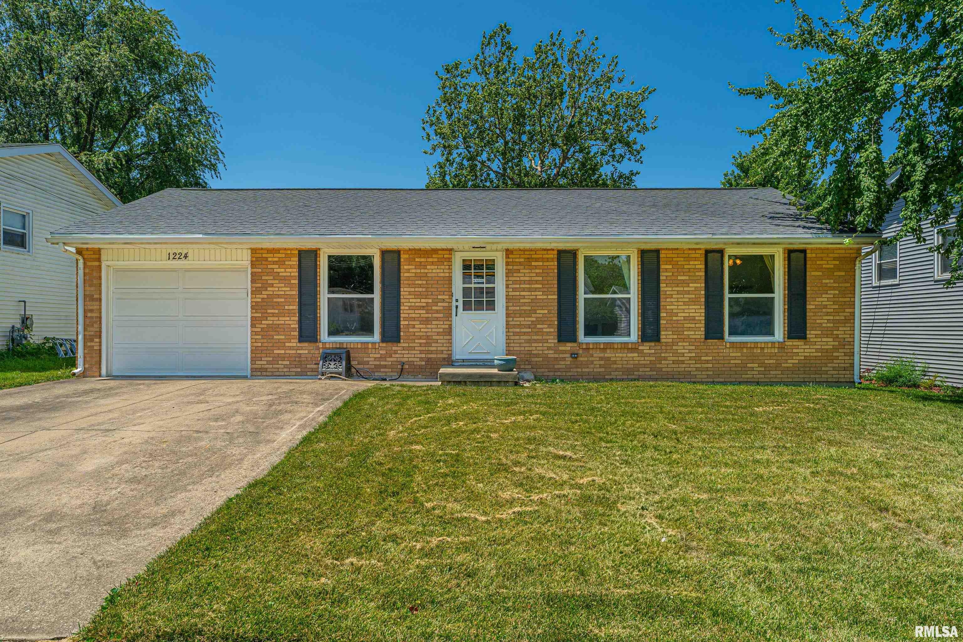 1224 Rutledge Road Bloomington, IL 61704 - Photo 1 of 19 Gallery Image 1