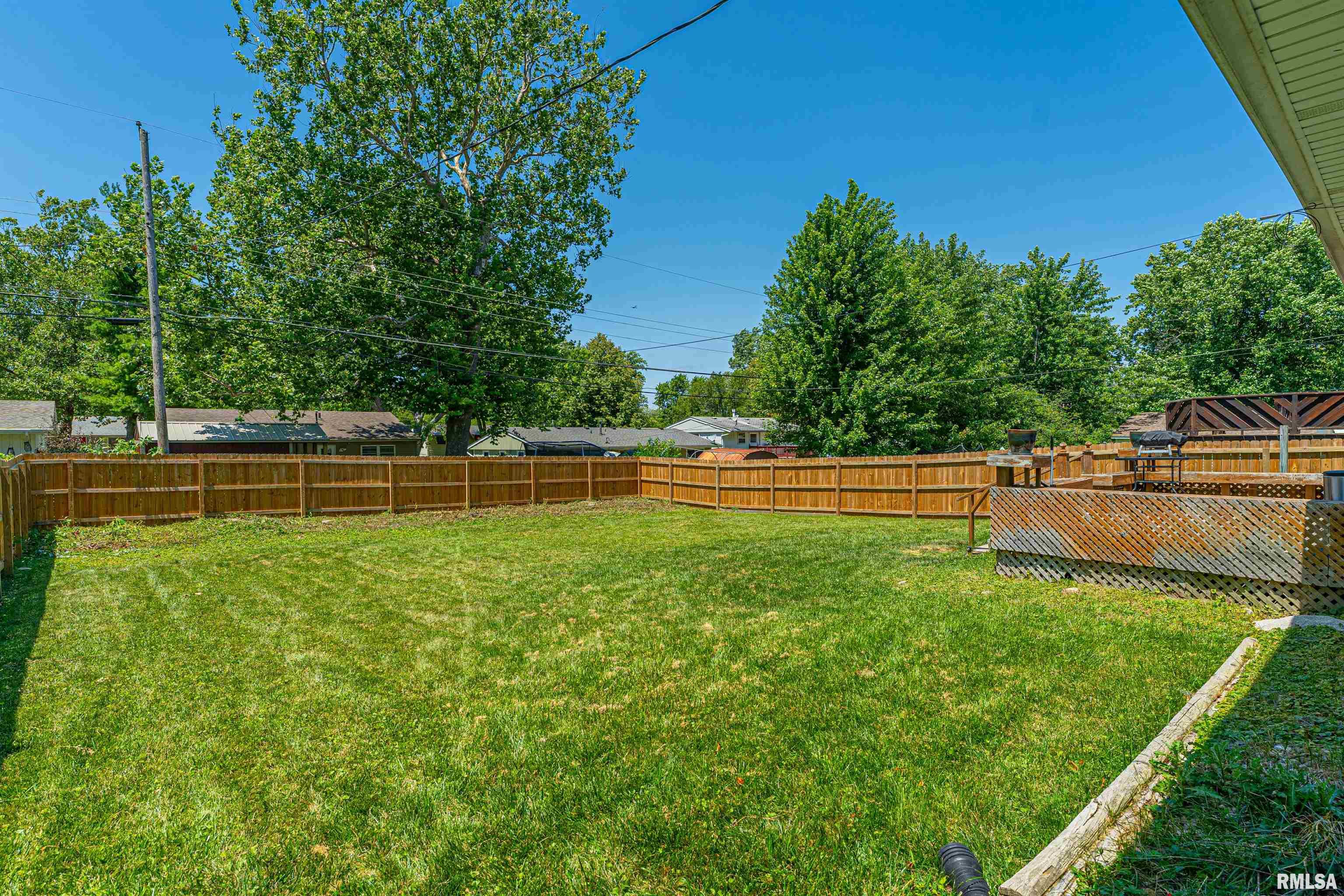 1224 Rutledge Road Bloomington, IL 61704 - Photo 18 of 19 Gallery Image 18