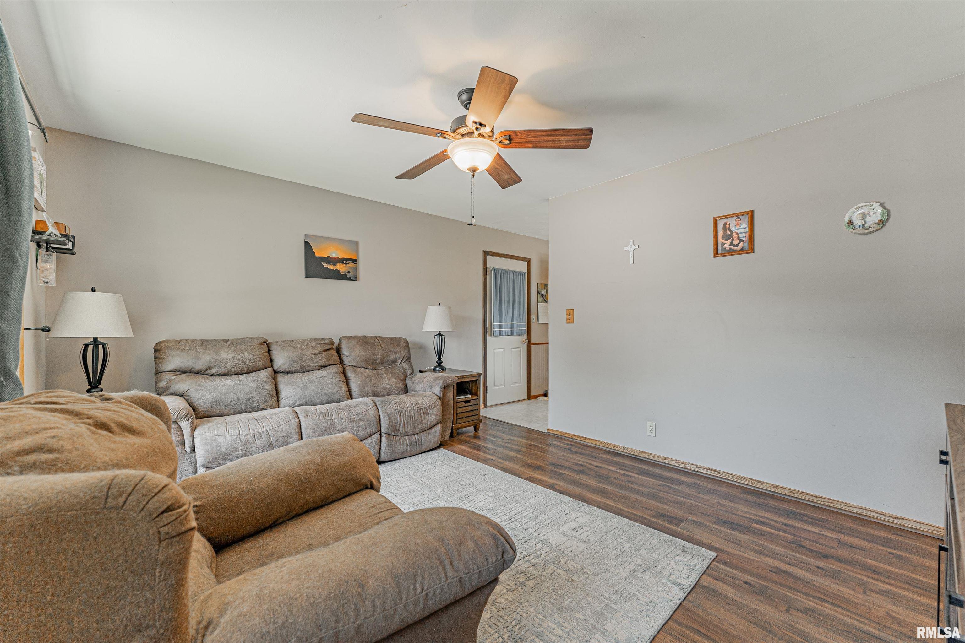 1224 Rutledge Road Bloomington, IL 61704 - Photo 3 of 19 Gallery Image 3