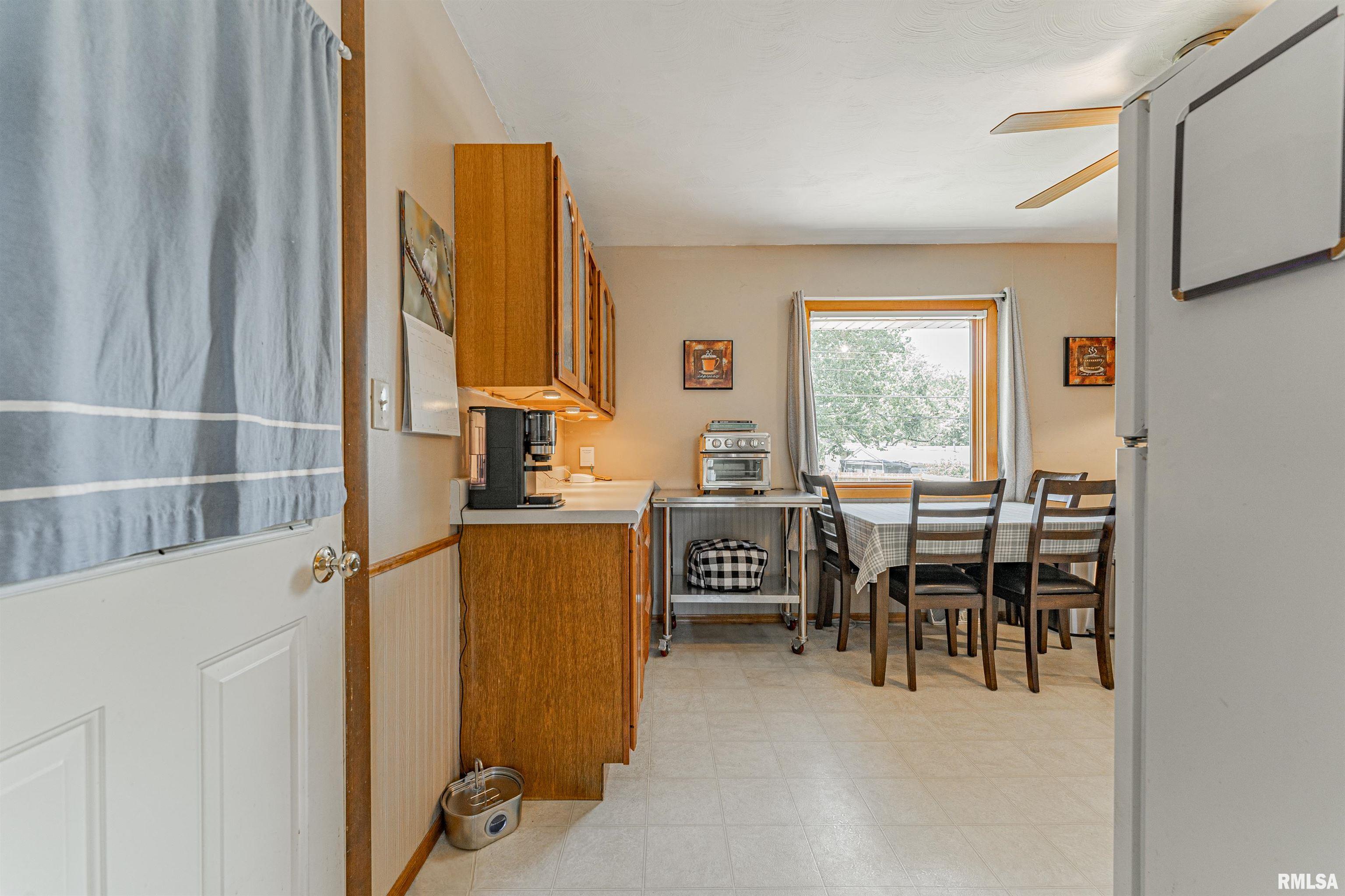 1224 Rutledge Road Bloomington, IL 61704 - Photo 5 of 19 Gallery Image 5