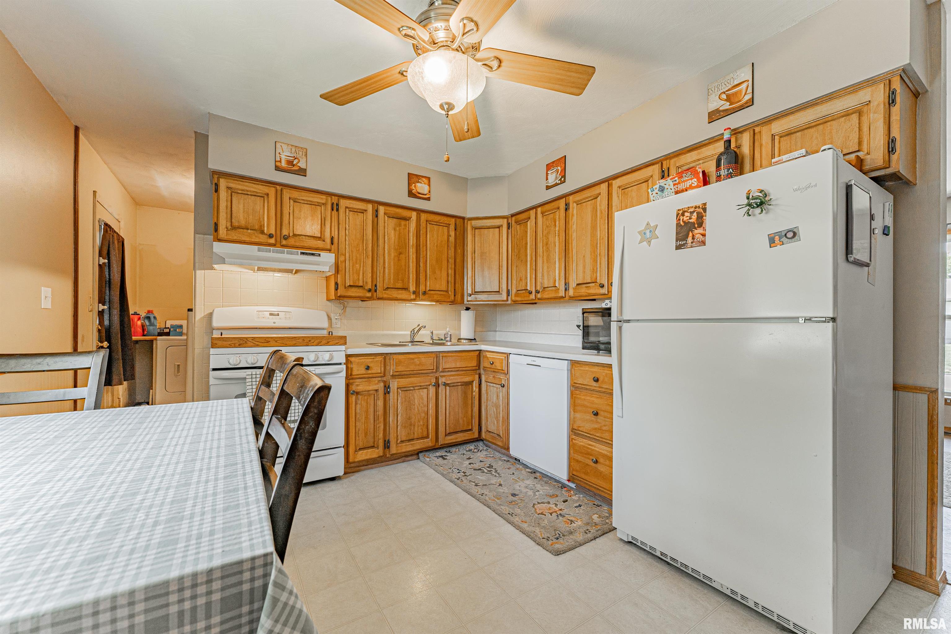 1224 Rutledge Road Bloomington, IL 61704 - Photo 7 of 19 Gallery Image 7