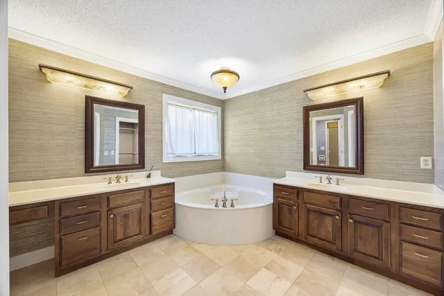 $539,000 | 3211 Leafy Lane, Bloomington, IL 61704