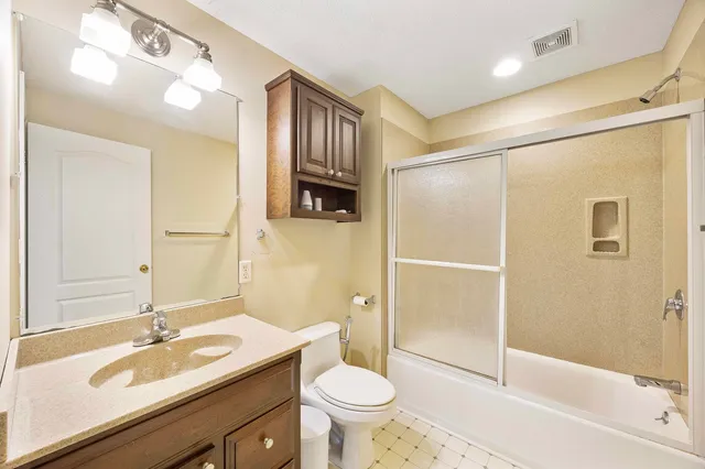 $539,000 | 3211 Leafy Lane, Bloomington, IL 61704