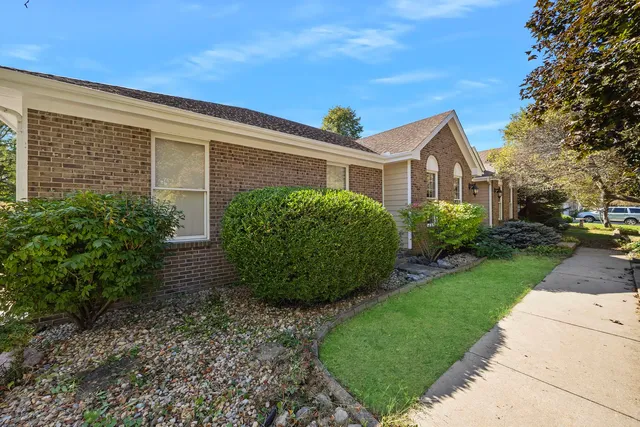 $539,000 | 3211 Leafy Lane, Bloomington, IL 61704