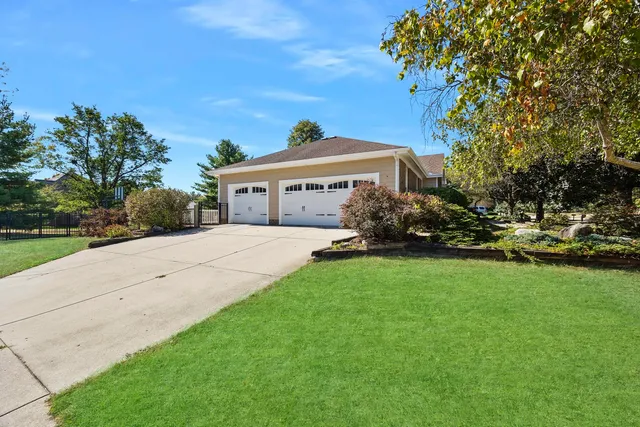 $539,000 | 3211 Leafy Lane, Bloomington, IL 61704