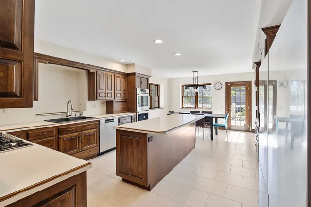 $539,000 | 3211 Leafy Lane, Bloomington, IL 61704