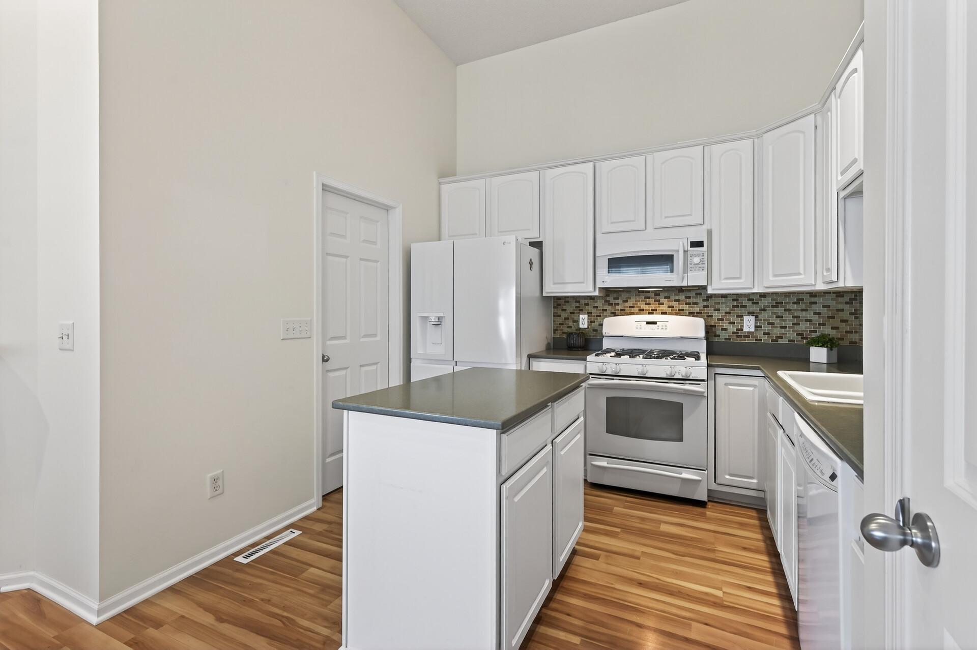 9767 Picket Drive Eden Prairie, MN 55347 - Photo 13 of 32