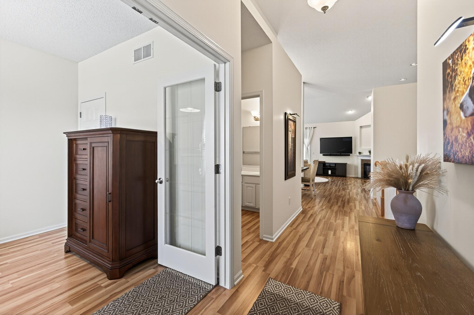 9767 Picket Drive Eden Prairie, MN 55347 - Photo 4 of 32