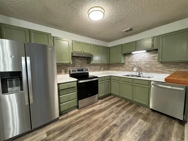 $1,500 | 11919 Averett Court, Fort Worth, TX 76008