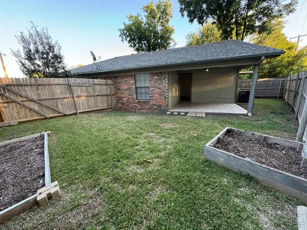 $1,500 | 11919 Averett Court, Fort Worth, TX 76008