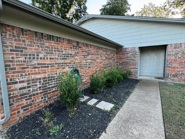 $1,500 | 11919 Averett Court, Fort Worth, TX 76008
