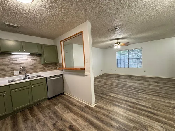 $1,500 | 11919 Averett Court, Fort Worth, TX 76008