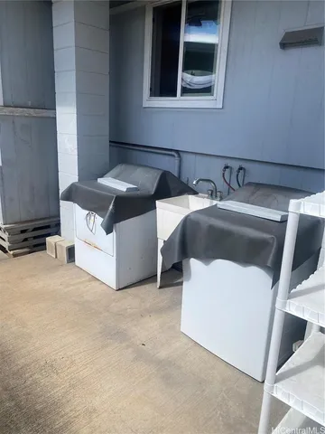 $1,300 | 98-118 Kihale Street, Unit BACK, Aiea, HI 96701