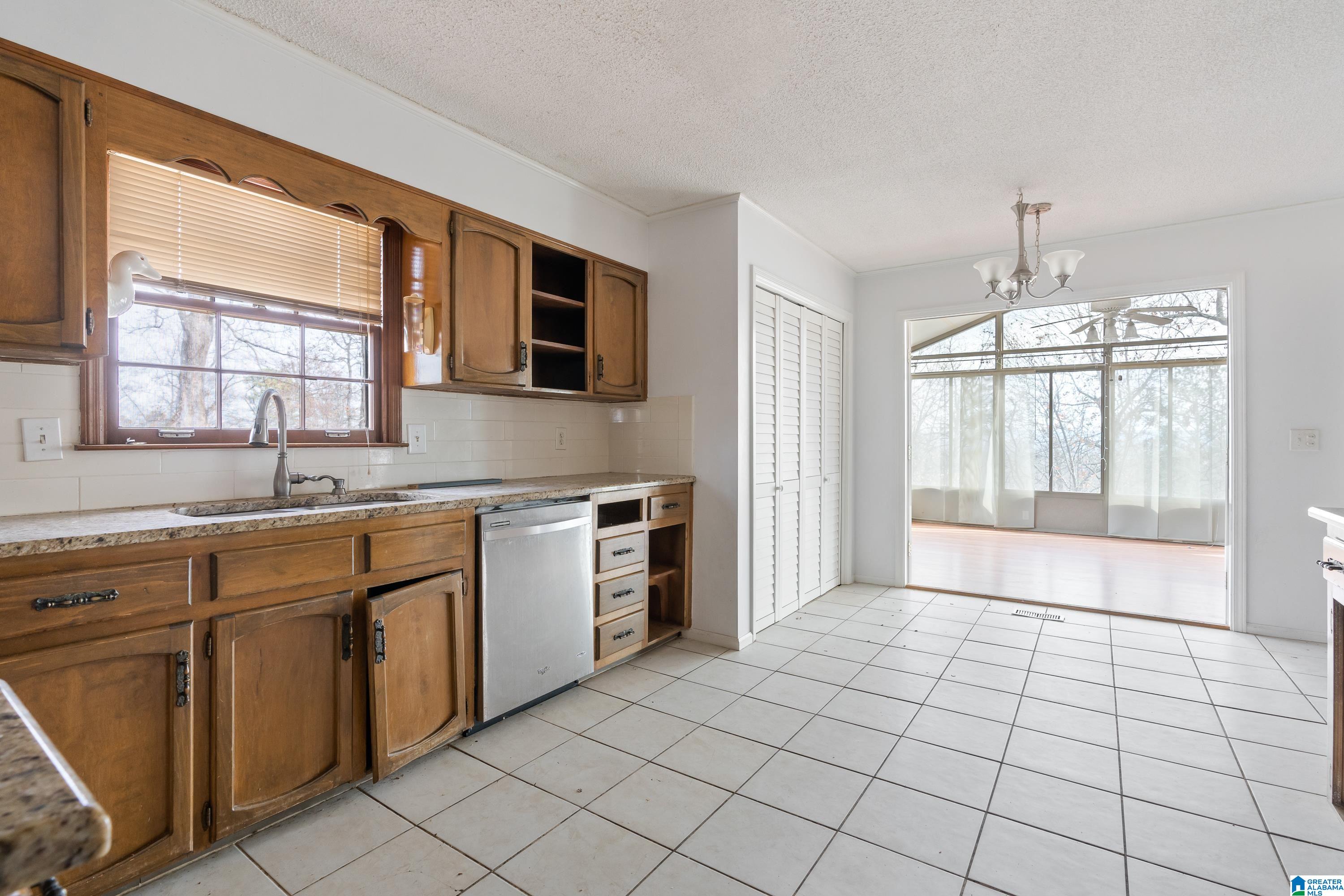 121 Shades Crest Road Birmingham, AL 35226 - Photo 11 of 33