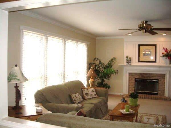 3384 Bonniebrook Court Rochester, MI 48306 - Photo 2 of 9 Family Room