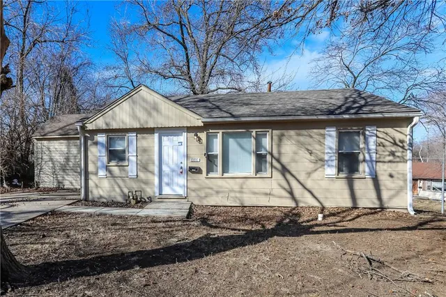 $1,105 | 10000 Drury Avenue, Kansas City, MO 64137