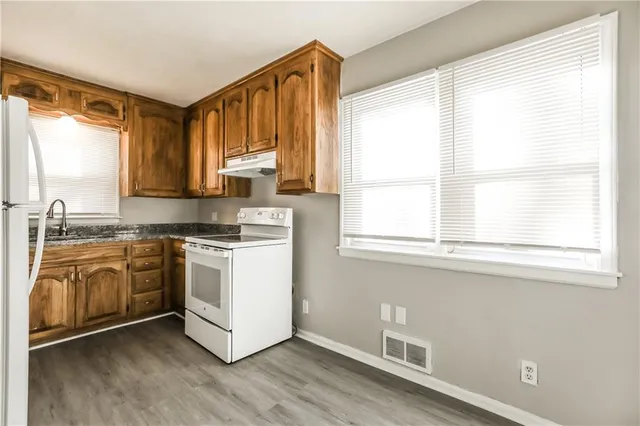 $1,105 | 10000 Drury Avenue, Kansas City, MO 64137