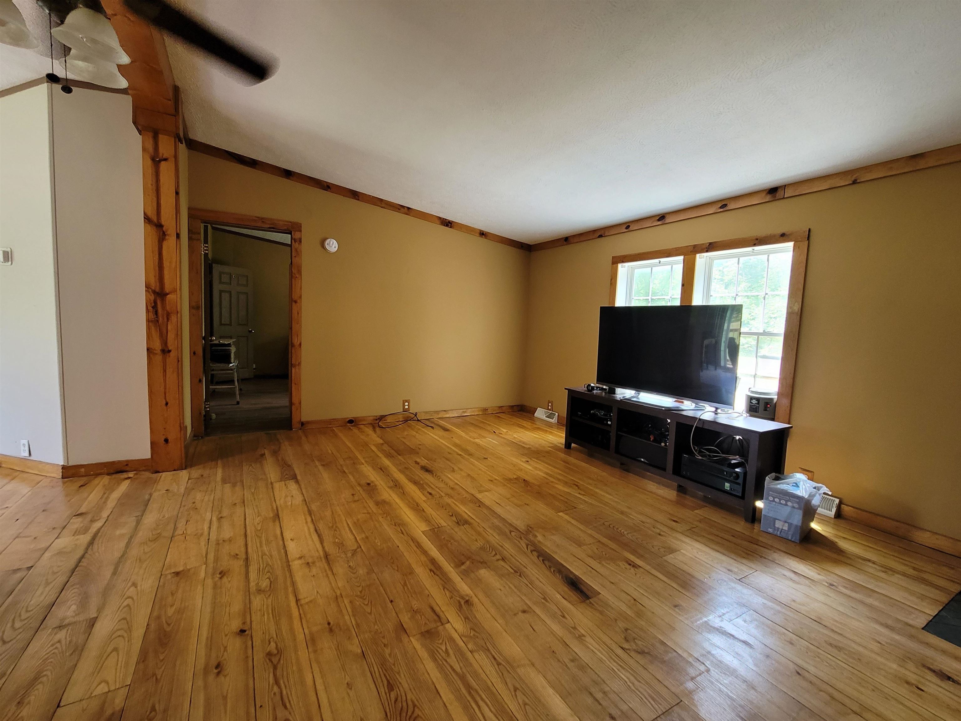 11435 Willard Road Millington, MI 48746 - Photo 6 of 30 50086142-5.JPG