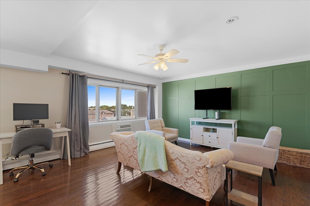 7540 North Ridge Boulevard, Unit 5C Chicago, IL 60645 - Photo 5 of 11 Gallery Image 5