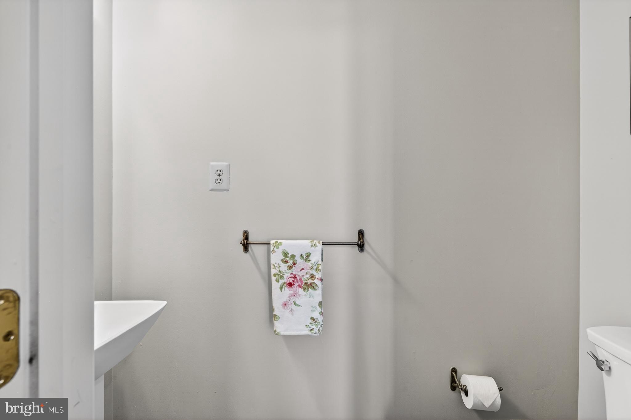 98 Granville Way Exton, PA 19341 - Photo 18 of 35 Powder Room
