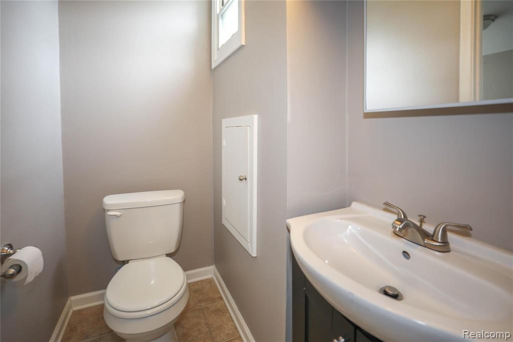 1334 East 10 Mile Road Ferndale, MI 48220 - Photo 19 of 29