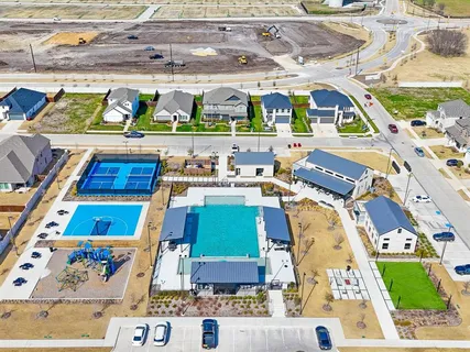 $299,999 | 3912 Murvaul Drive, Farmersville, TX 75442