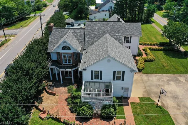 $549,900 | 301 Virginia Drive, Yadkinville, NC 27055