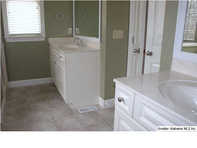 255 Silverleaf Drive Pelham, AL 35124 - Photo 18 of 32