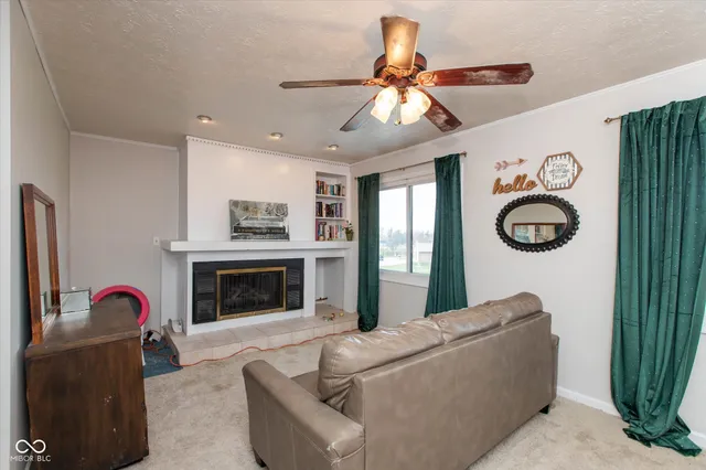 $229,000 | 558 Cielo Vista Drive, Greenwood, IN 46143