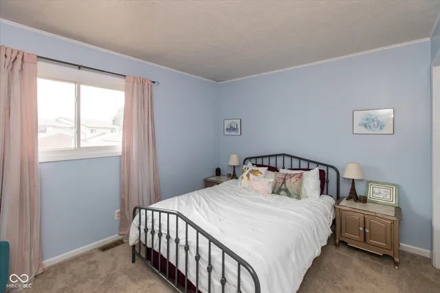 $229,000 | 558 Cielo Vista Drive, Greenwood, IN 46143