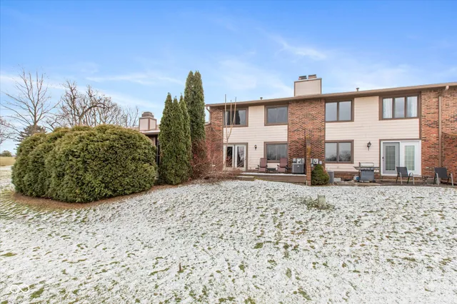 $229,000 | 558 Cielo Vista Drive, Greenwood, IN 46143