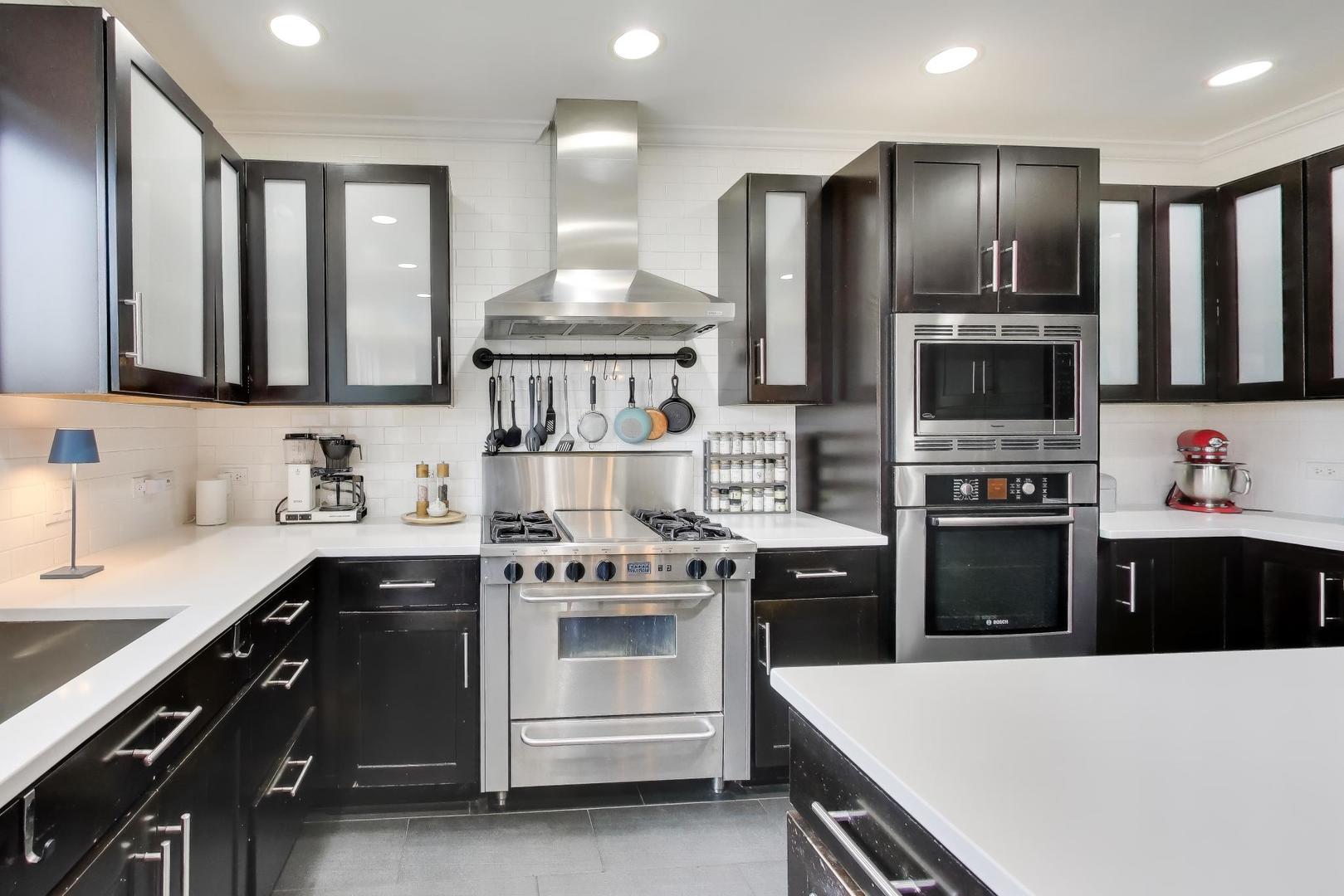 1217 Sheridan Road Evanston, IL 60202 - Photo 11 of 43