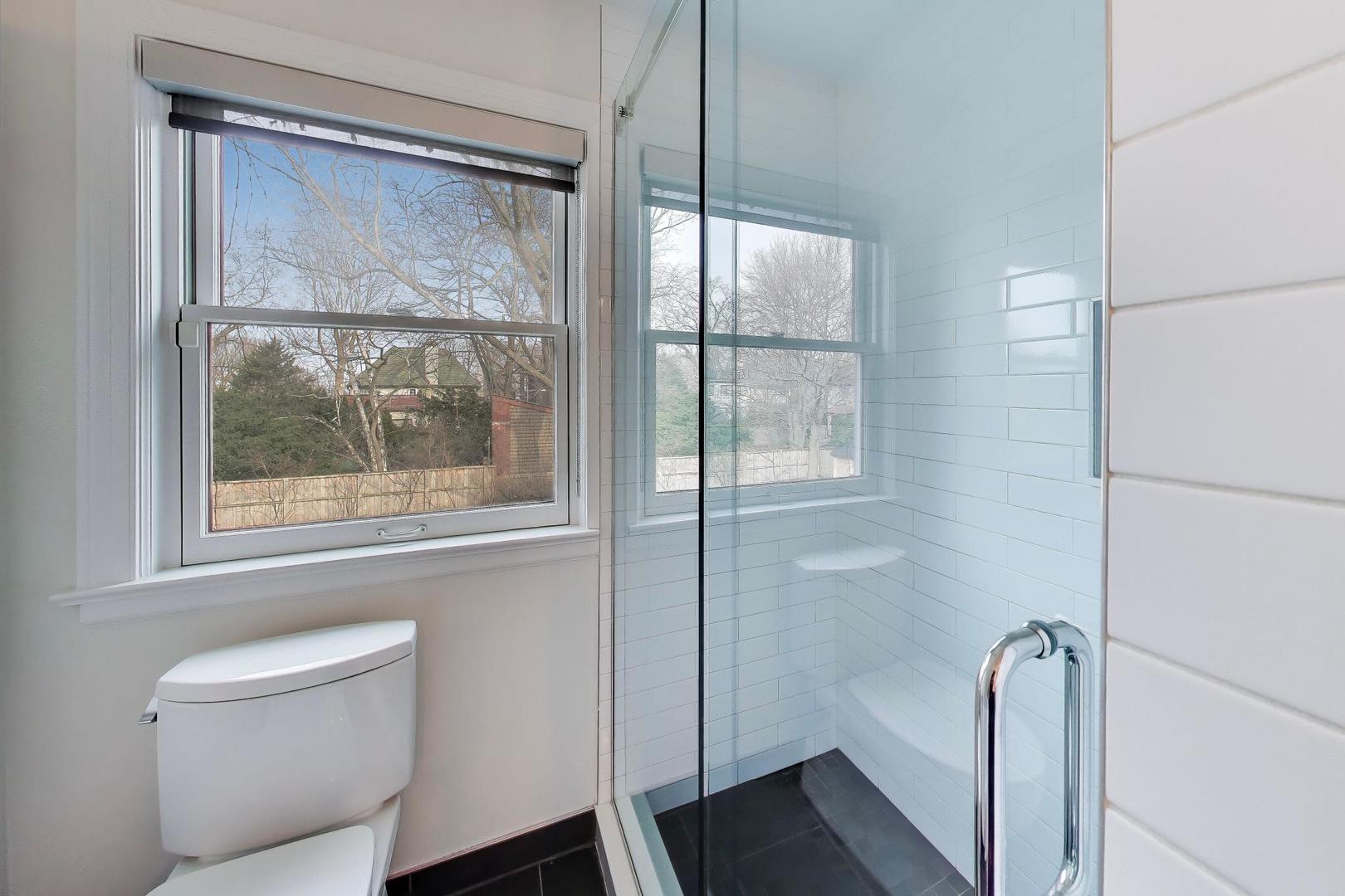 1217 Sheridan Road Evanston, IL 60202 - Photo 31 of 43