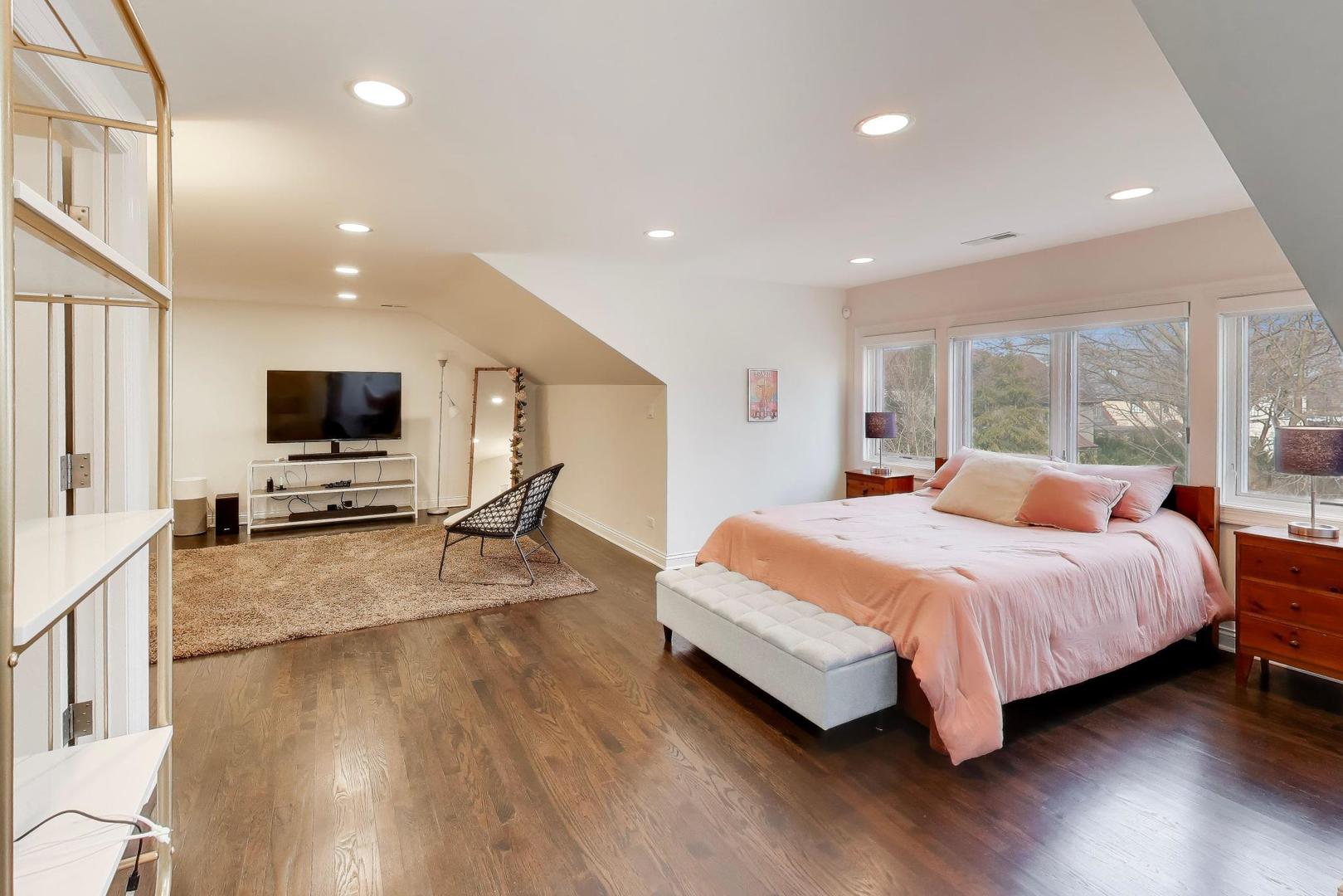 1217 Sheridan Road Evanston, IL 60202 - Photo 33 of 43