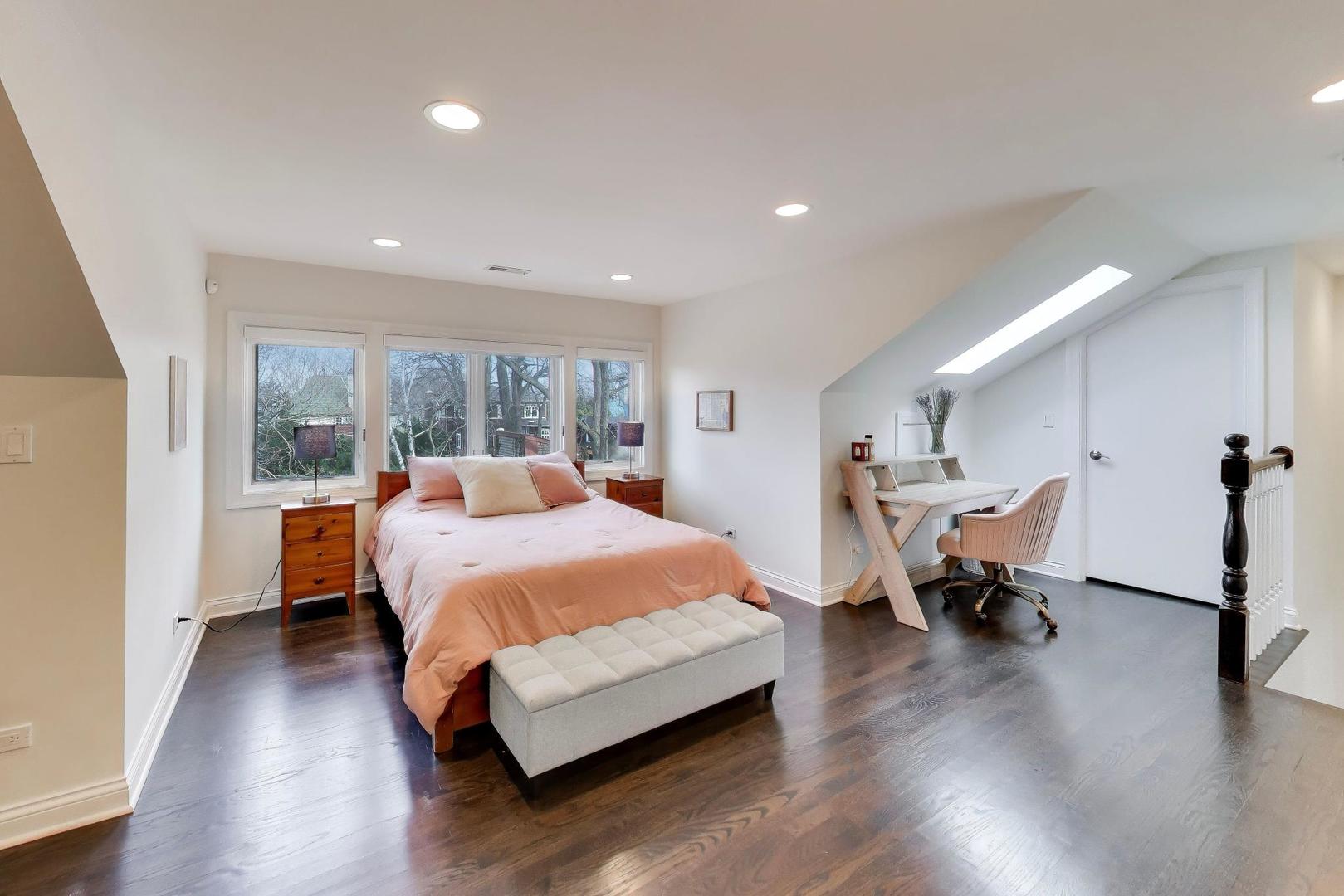 1217 Sheridan Road Evanston, IL 60202 - Photo 34 of 43