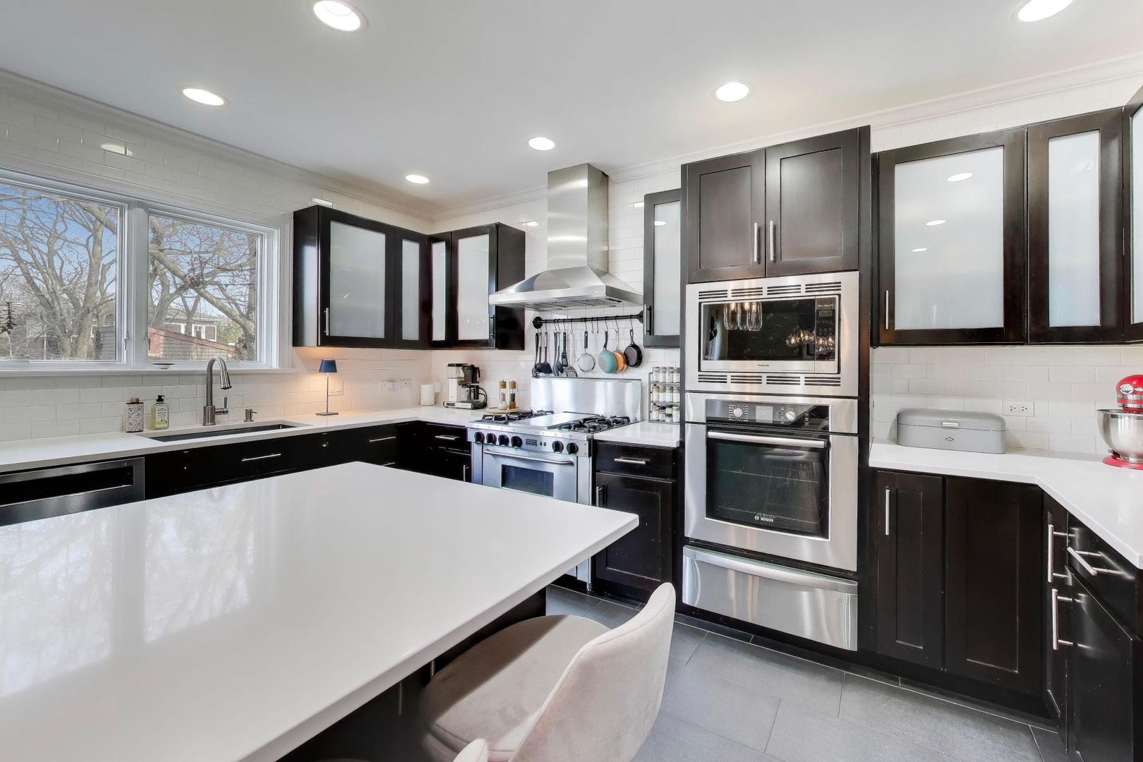 1217 Sheridan Road Evanston, IL 60202 - Photo 10 of 43