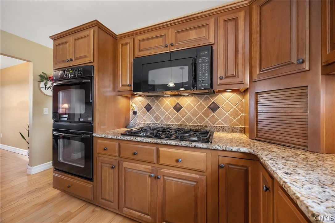114 Willow Tree Terrace Oneida, NY 13421 - Photo 13 of 47