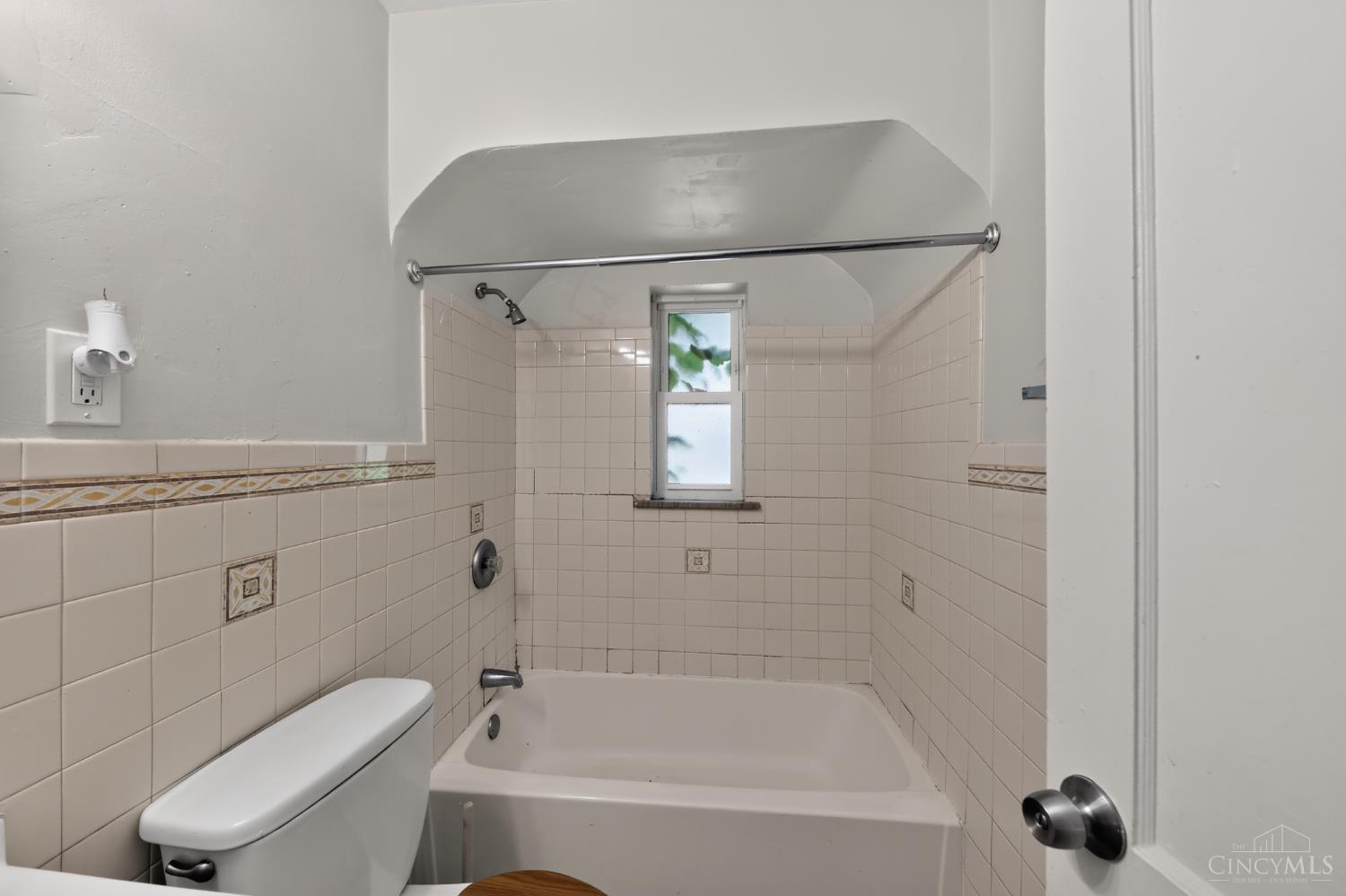 5804 Argus Road Cincinnati, OH 45224 - Photo 22 of 30