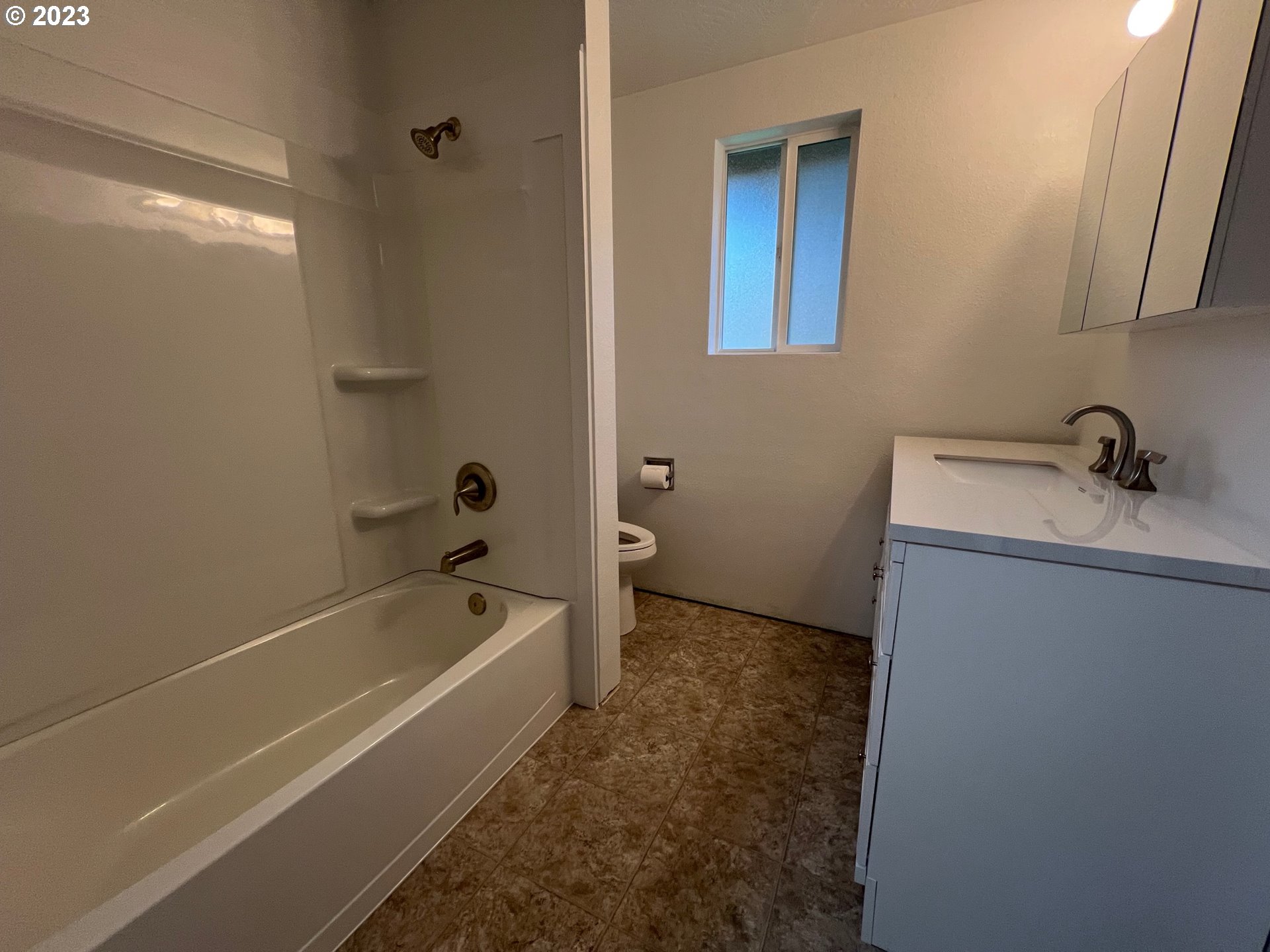 1260 10th Street, Unit 5 Florence, OR 97439 - Photo 13 of 14 Courtyard