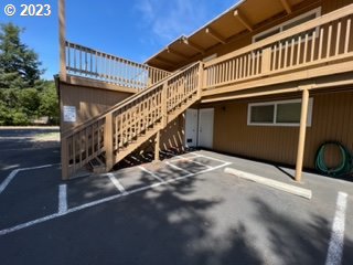 1260 10th Street, Unit 5 Florence, OR 97439 - Photo 3 of 14