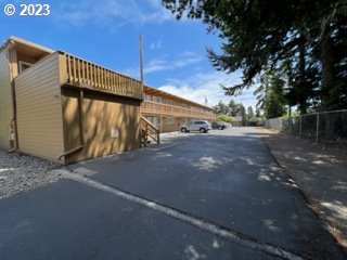 1260 10th Street, Unit 5 Florence, OR 97439 - Photo 4 of 14