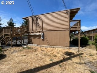1260 10th Street, Unit 5 Florence, OR 97439 - Photo 5 of 14