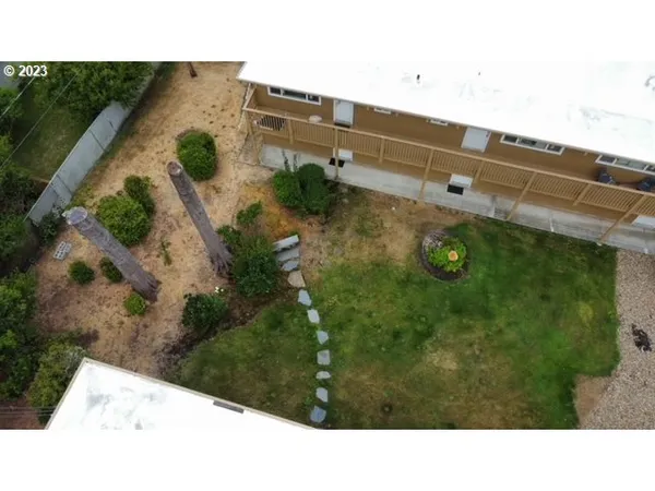 $164,000 | 1260 10th Street, Unit 5, Florence, OR 97439