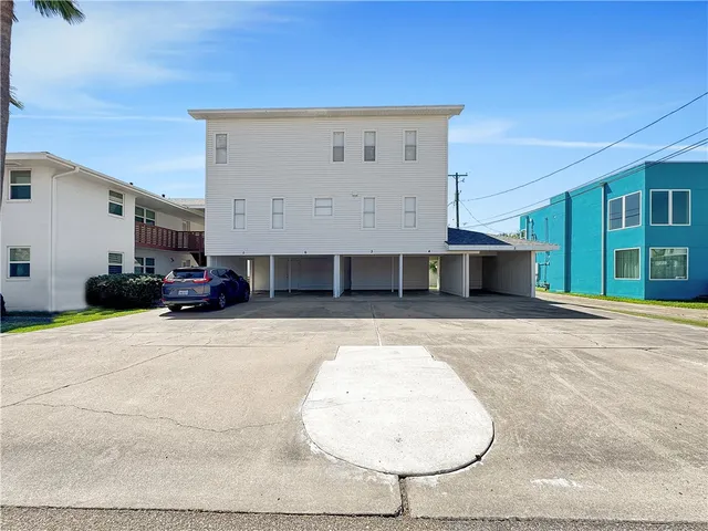 $2,100,000 | 1601 Ocean Drive, Corpus Christi, TX 78404