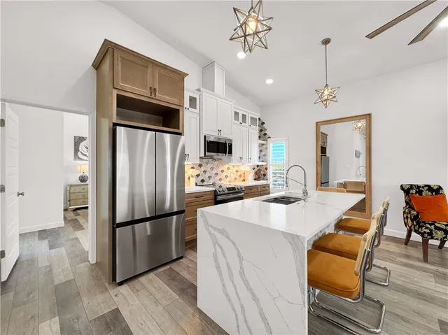 $2,100,000 | 1601 Ocean Drive, Corpus Christi, TX 78404