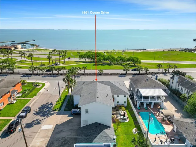 $2,100,000 | 1601 Ocean Drive, Corpus Christi, TX 78404