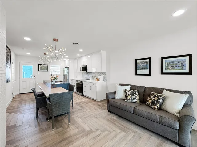 $2,100,000 | 1601 Ocean Drive, Corpus Christi, TX 78404