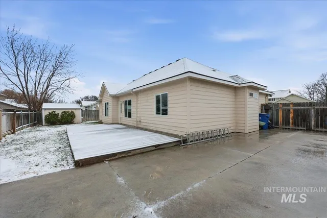 $325,000 | 1802 West Roberts Avenue, Nampa, ID 83651