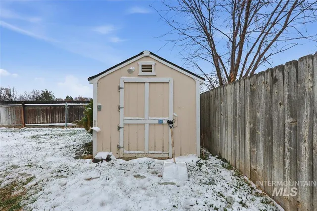 $325,000 | 1802 West Roberts Avenue, Nampa, ID 83651