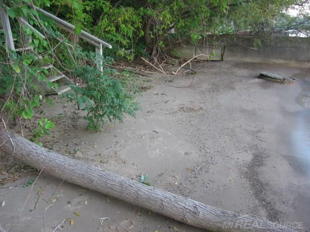 2875 Lakeshore Road Applegate, MI 48401 - Photo 25 of 28 31261359-24.JPG